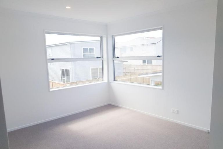 Photo of property in 5 Tyler Davies Drive, Red Beach, 0932