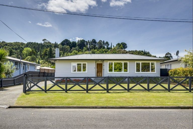 Photo of property in 2 Shirley Place, Bay View, Napier, 4104
