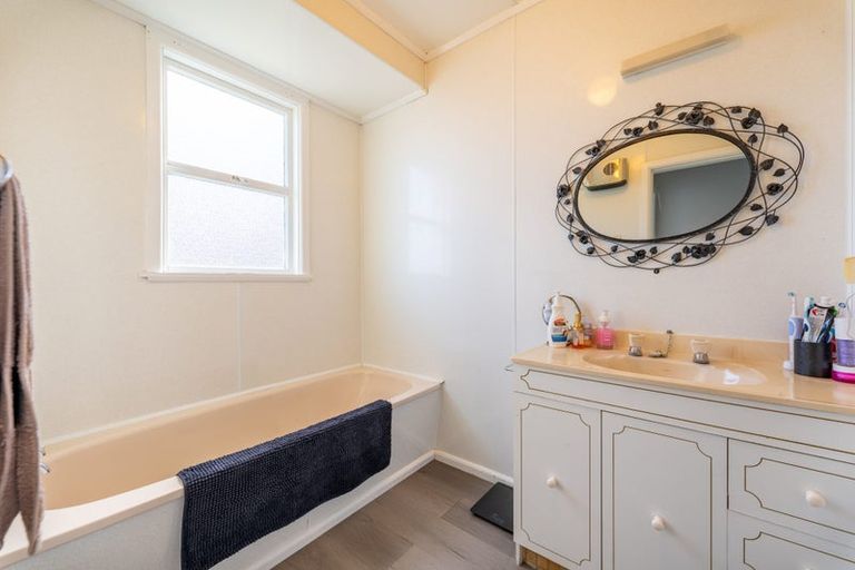 Photo of property in 13 Arthur Street, Holmes Hill, Oamaru, 9401