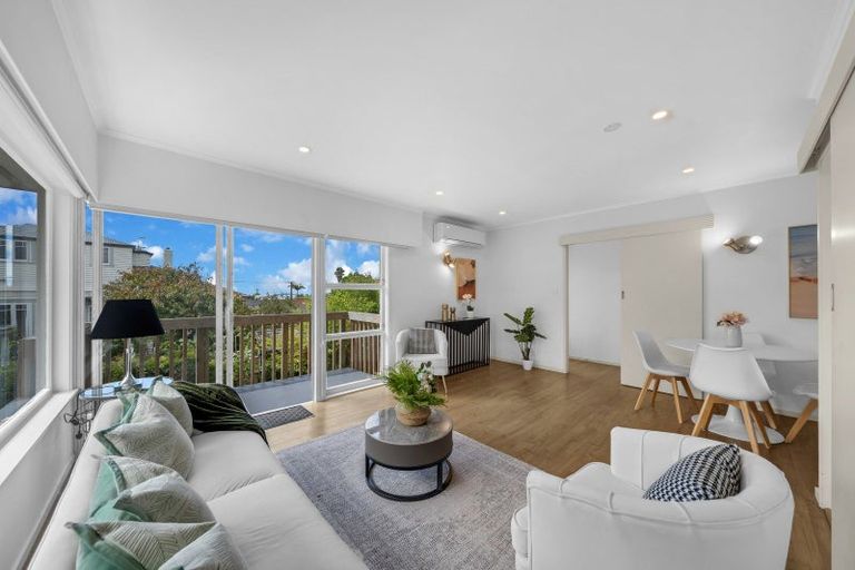 Photo of property in 4/38 Old Lake Road, Narrow Neck, Auckland, 0624