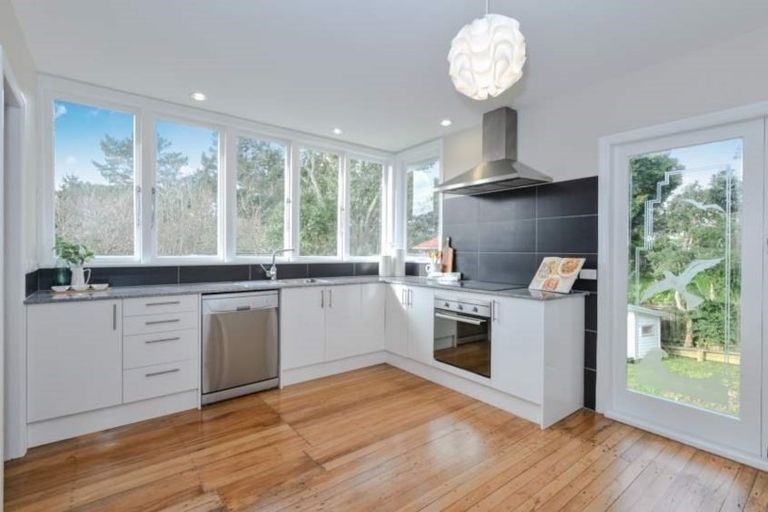 Photo of property in 29 Mcclintock Road, Massey, Auckland, 0614