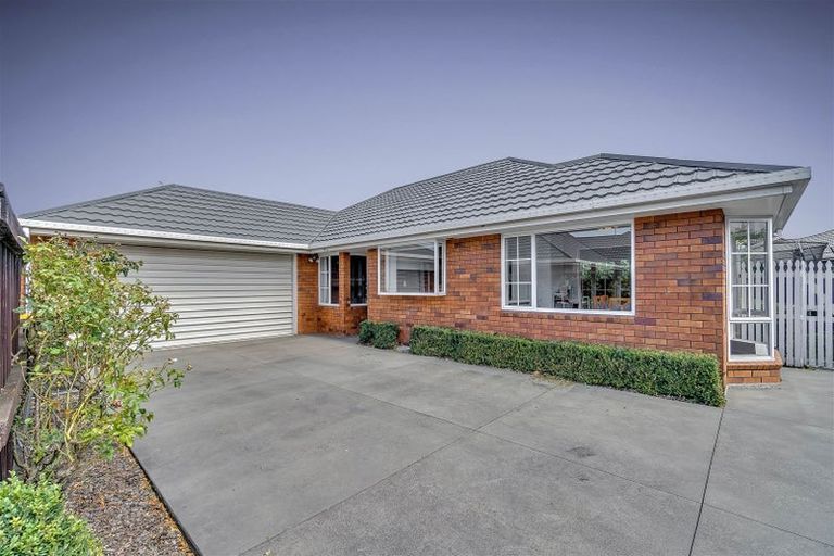 Photo of property in 141 Withells Road, Avonhead, Christchurch, 8042