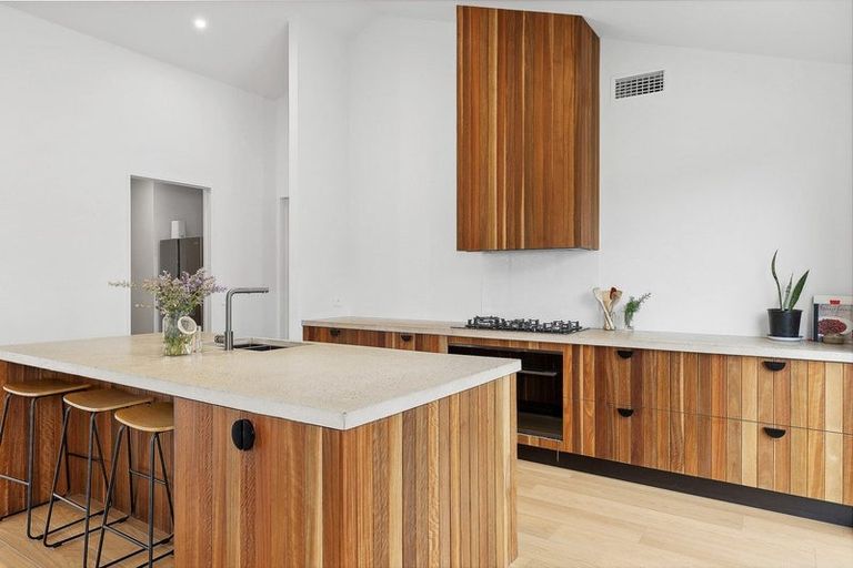 Photo of property in 12 Cleland Close, Wanaka, 9382