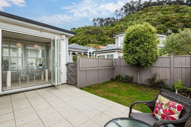 Photo of property in 5a Torless Terrace, Thorndon, Wellington, 6011