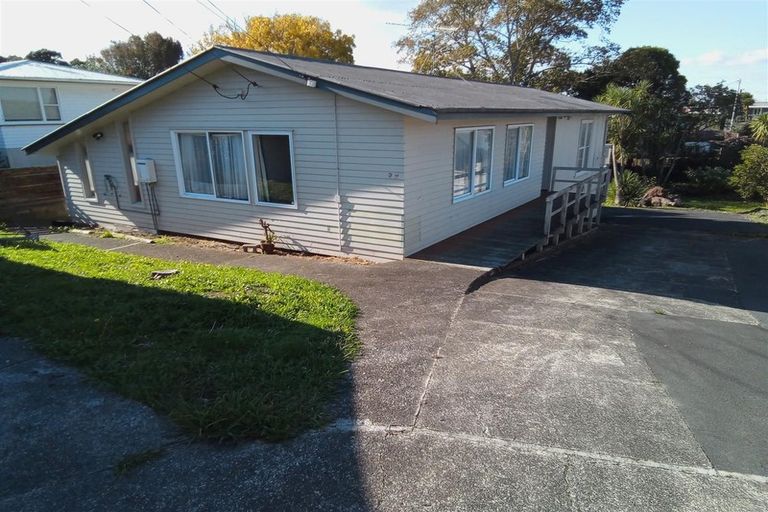 Photo of property in 13 Hollinbrigg Place, Manurewa, Auckland, 2102