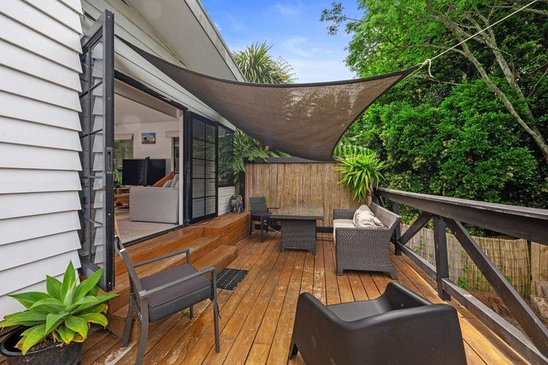 Photo of property in 2/53 Topliss Drive, Northcross, Auckland, 0632