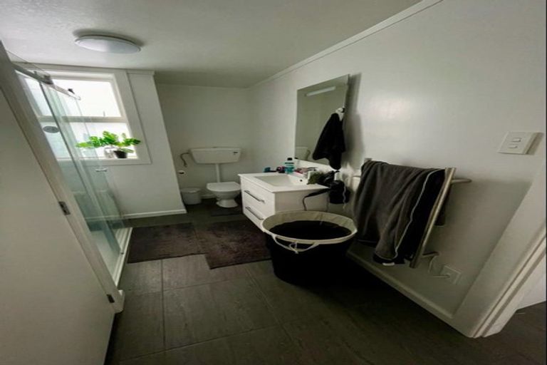 Photo of property in 25 Sugarloaf Road, Brooklyn, Wellington, 6021