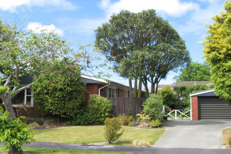 Photo of property in 29 Rosedale Place, Avonhead, Christchurch, 8042