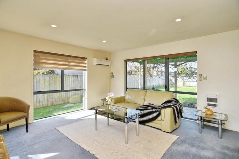 Photo of property in 10 Riegler Place, Belfast, Christchurch, 8051