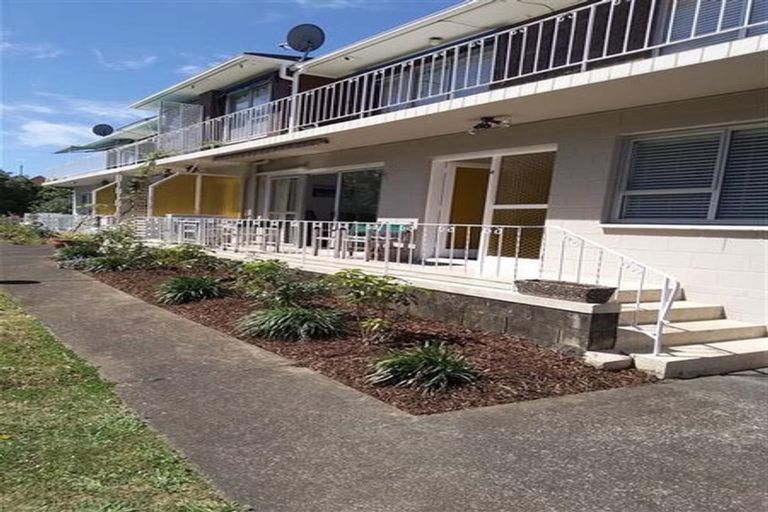 Photo of property in 15 Heaphy Lane, Paerata, 2124