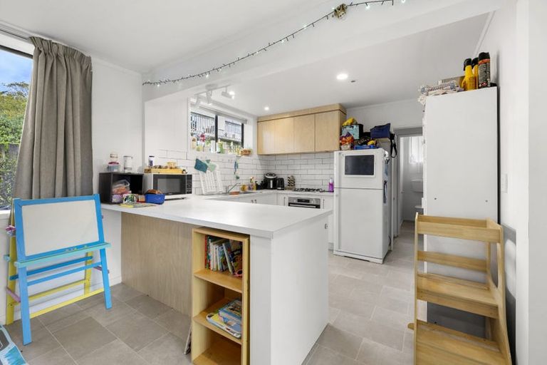 Photo of property in 6 Helen Place, Raglan, 3225
