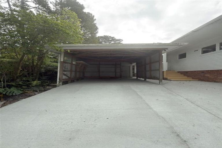 Photo of property in 208 Godley Road, Titirangi, Auckland, 0604