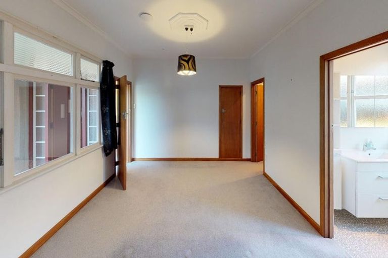 Photo of property in 261 Victoria Avenue, Hokowhitu, Palmerston North, 4410