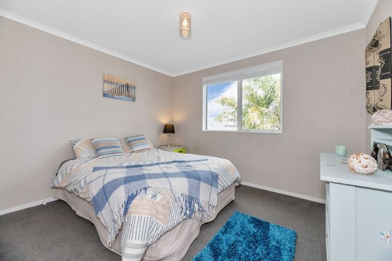 Photo of property in 9 Weka Street, Mangawhai, 0505