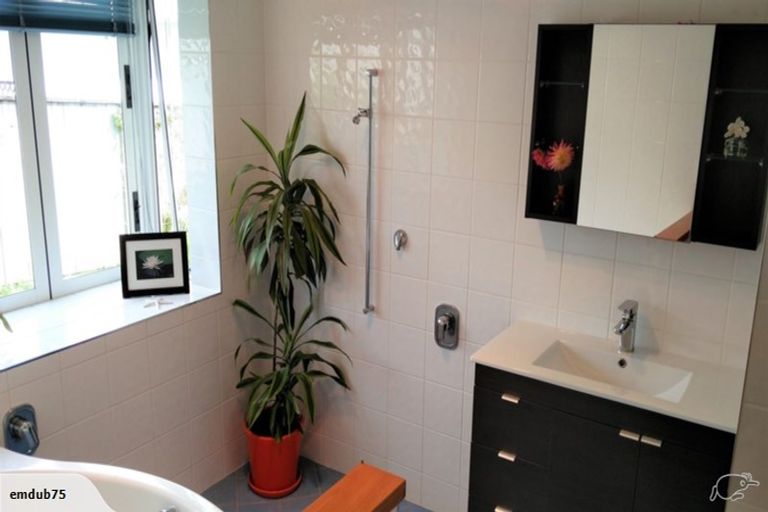 Photo of property in 185 Kitchener Road, Pukekohe, 2120