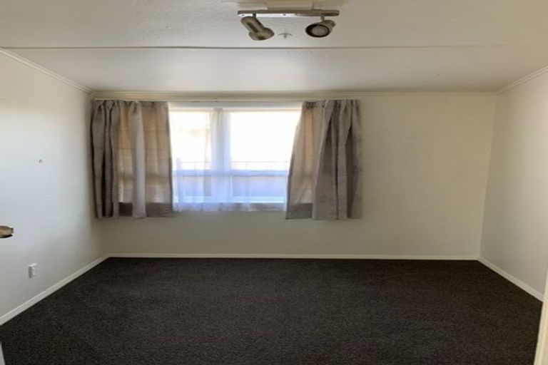 Photo of property in 33 Tuckers Road, Redwood, Christchurch, 8051
