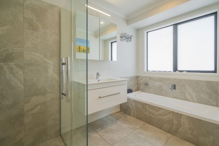 Photo of property in 24 Debenham Drive, Whitianga, 3510