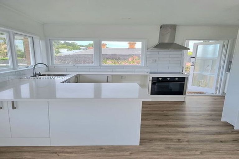 Photo of property in 1/175 Victoria Road, Devonport, Auckland, 0624