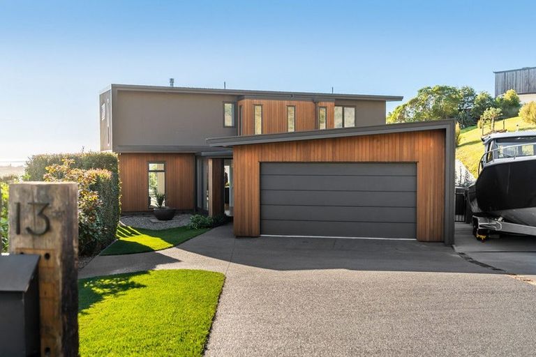 Photo of property in 13 Manapouri Lane, Aotea, Porirua, 5024