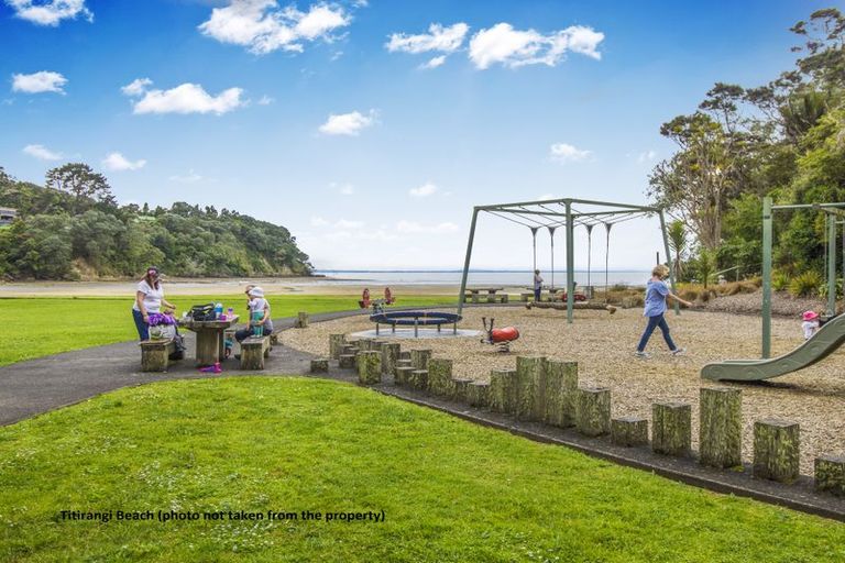 Photo of property in 50 Mahoe Road, Titirangi, Auckland, 0604