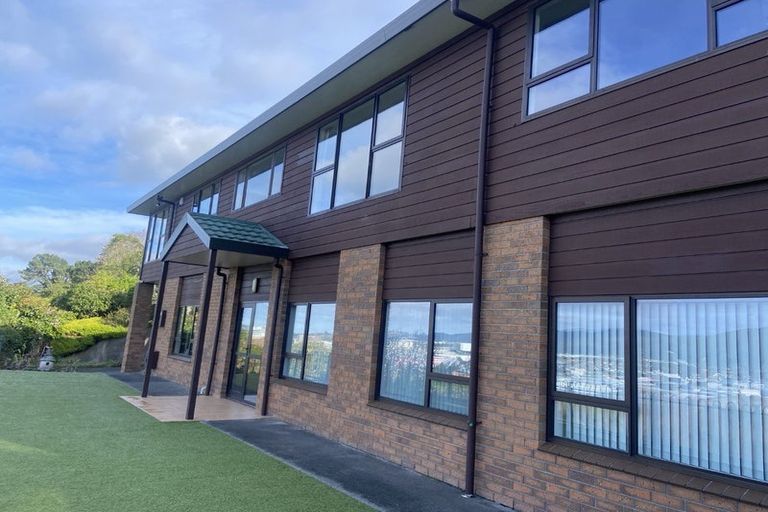 Photo of property in 17-19 Tirohanga Road, Tirohanga, Lower Hutt, 5010