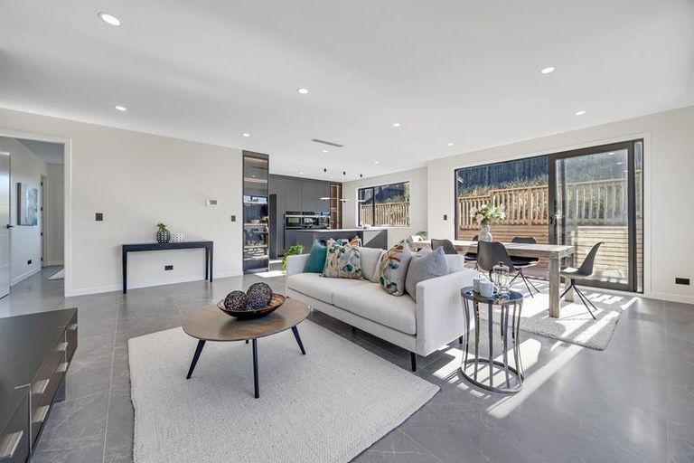 Photo of property in 8 Koheru Place, Long Bay, 0630
