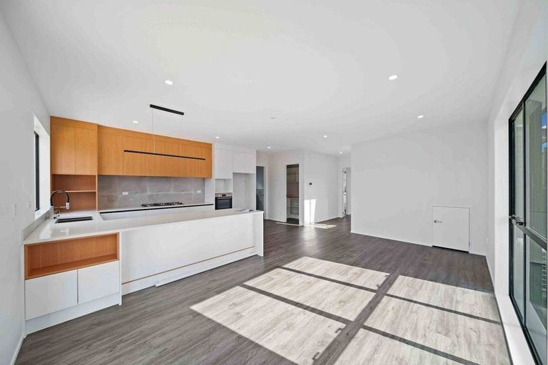 Photo of property in 17 Nola Dawn Avenue, Papakura, 2110