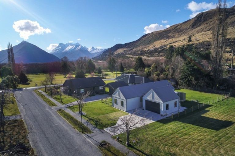 Photo of property in 3 Woodley Place, Glenorchy, 9372