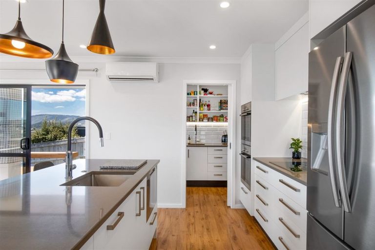 Photo of property in 20 Pacific View, Whitby, Porirua, 5024