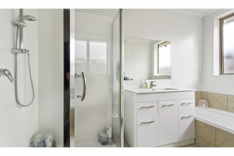 Photo of property in 9 Les Marston Place, Pukekohe, 2120