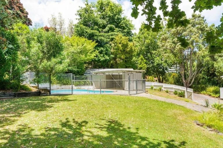 Photo of property in 1/42 Woodlands Crescent, Browns Bay, Auckland, 0630