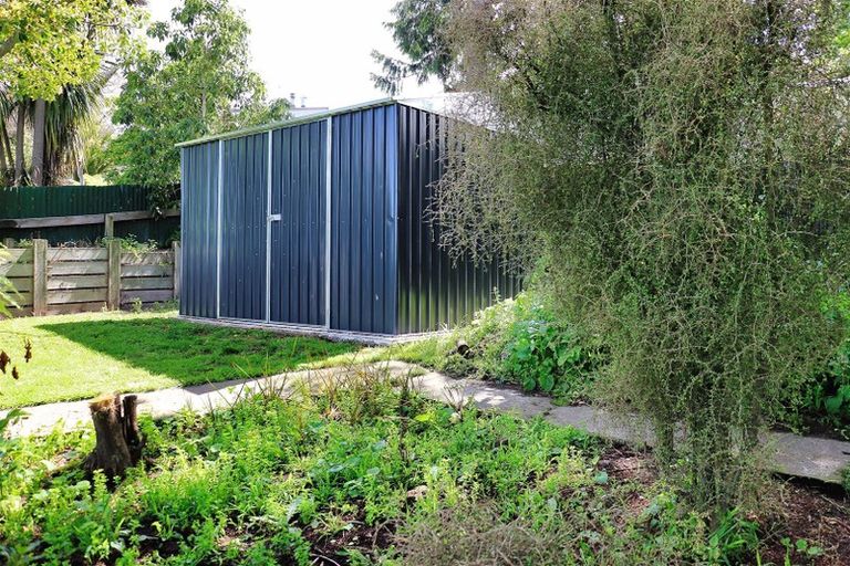 Photo of property in 28 Domain Road, Waipawa, 4210