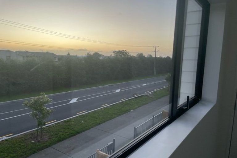 Photo of property in 99a Grove Road, Papakura, 2110