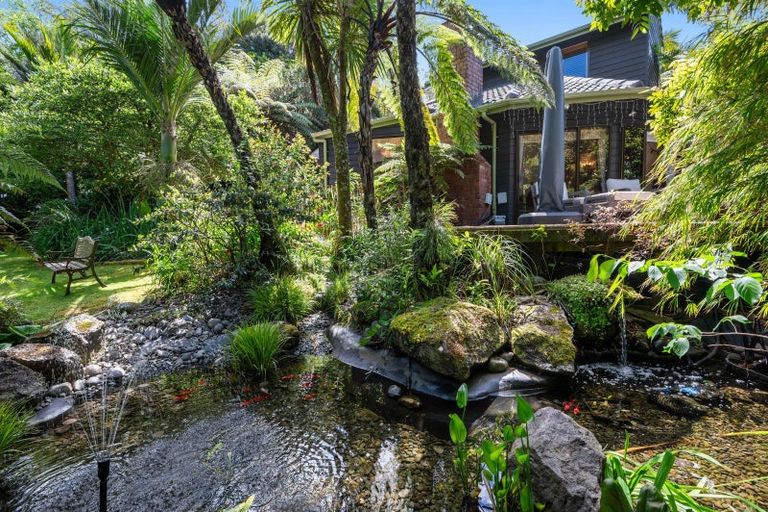 Photo of property in 19 Atarua Gardens, Waiatarua, Auckland, 0604