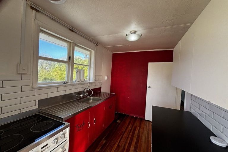 Photo of property in 22 Banks Street, Marfell, New Plymouth, 4310