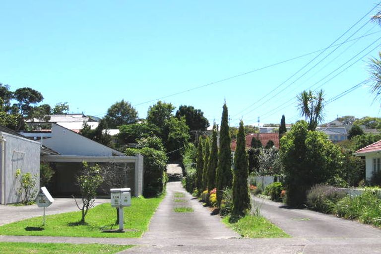 Photo of property in 2/134 Nile Road, Milford, Auckland, 0620