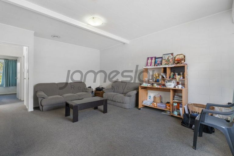 Photo of property in 44 Chippendale Crescent, Birkdale, Auckland, 0626