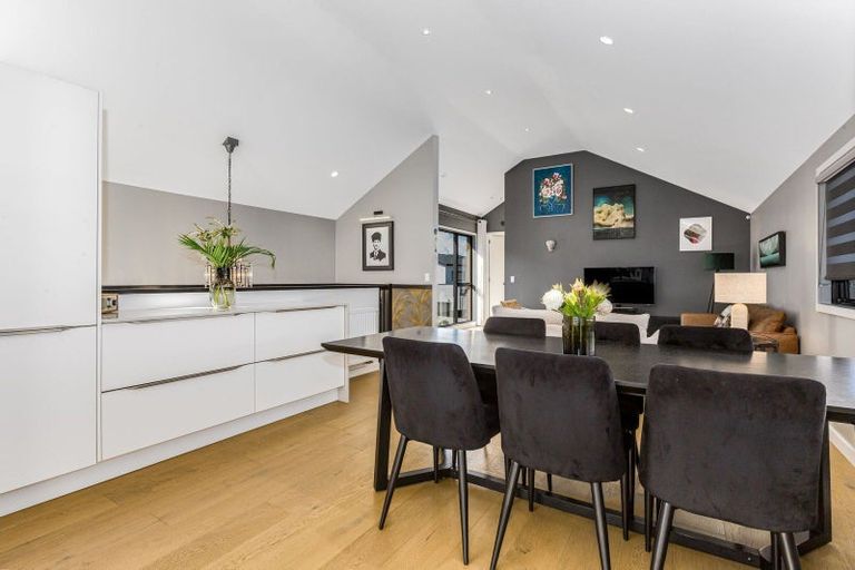 Photo of property in 106 Silverstream Road, Crofton Downs, Wellington, 6035