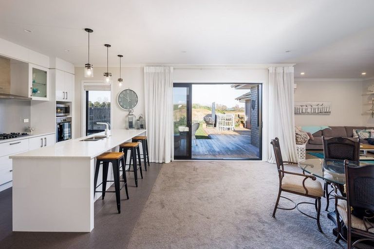 Photo of property in 54 Norfolk Drive, Cambridge, 3434