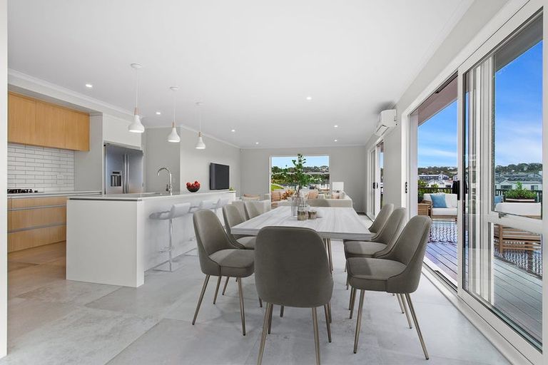 Photo of property in 38 Symes Drive, Red Beach, 0932