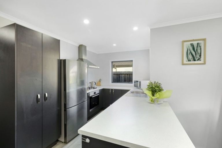 Photo of property in 100 Farmer Crescent, Taita, Lower Hutt, 5011