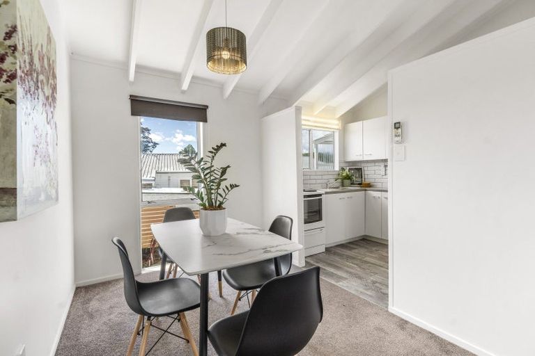 Photo of property in 1/46 Chippendale Crescent, Birkdale, Auckland, 0626