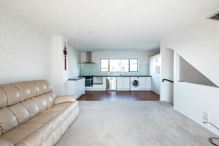 Photo of property in 17a/9 Delta Avenue, New Lynn, Auckland, 0600