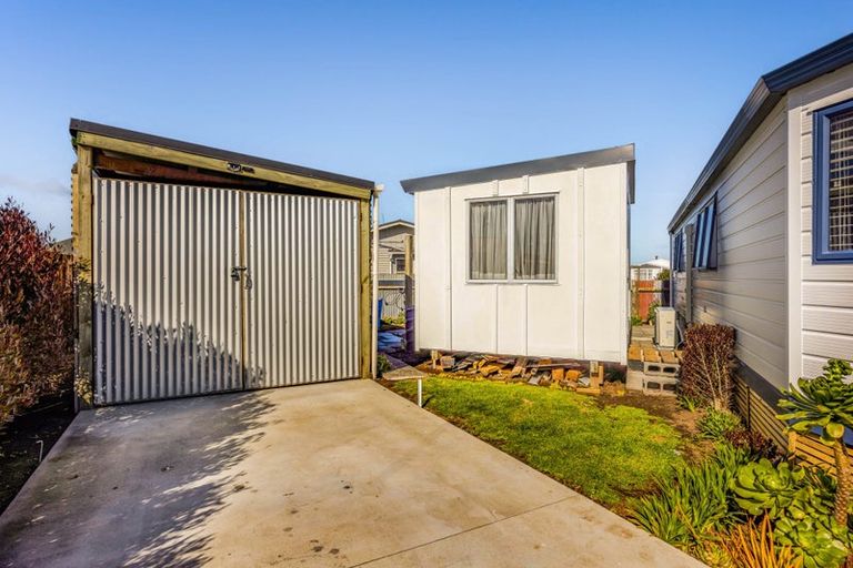 Photo of property in 13 Hickey Place, Opunake, 4616