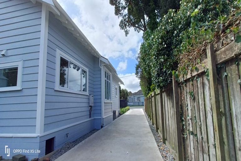 Photo of property in 195 South Road, Hawera, 4610