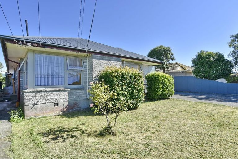 Photo of property in 1/17 Frensham Crescent, Woolston, Christchurch, 8062