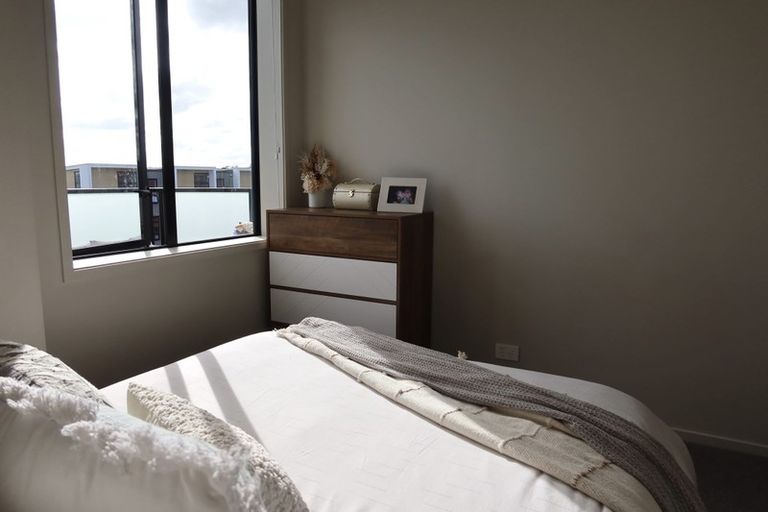 Photo of property in 3/22 Kerewhenua Crescent, 0616