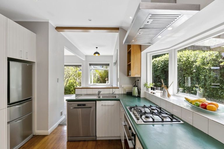 Photo of property in 10 Sydenham Street, Northland, Wellington, 6012