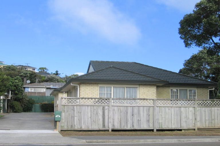 Photo of property in 42 Horokiwi Road West, Newlands, Wellington, 6037