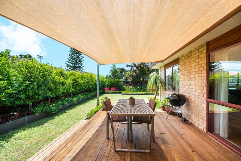 Photo of property in 732d Te Atatu Road, Te Atatu Peninsula, Auckland, 0610